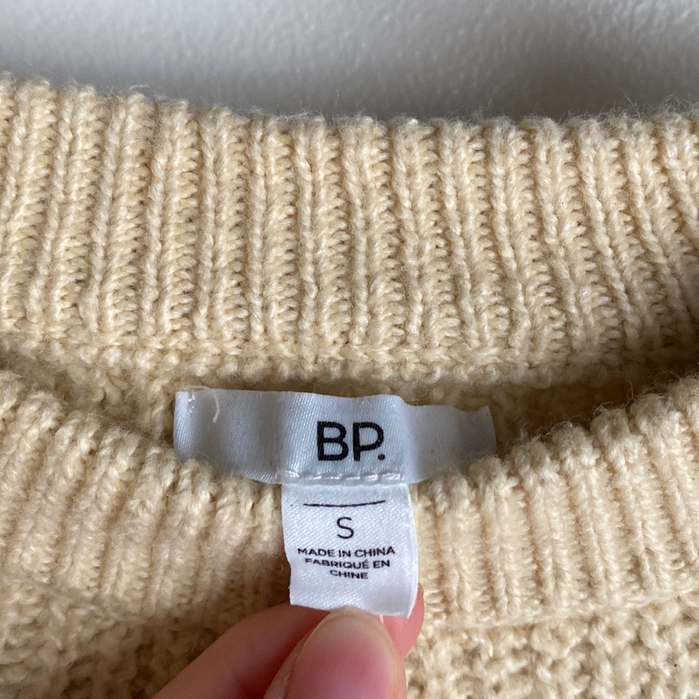 Knit Tan Crewneck Sweater NWT ( size S ) - Picture 3 of 4